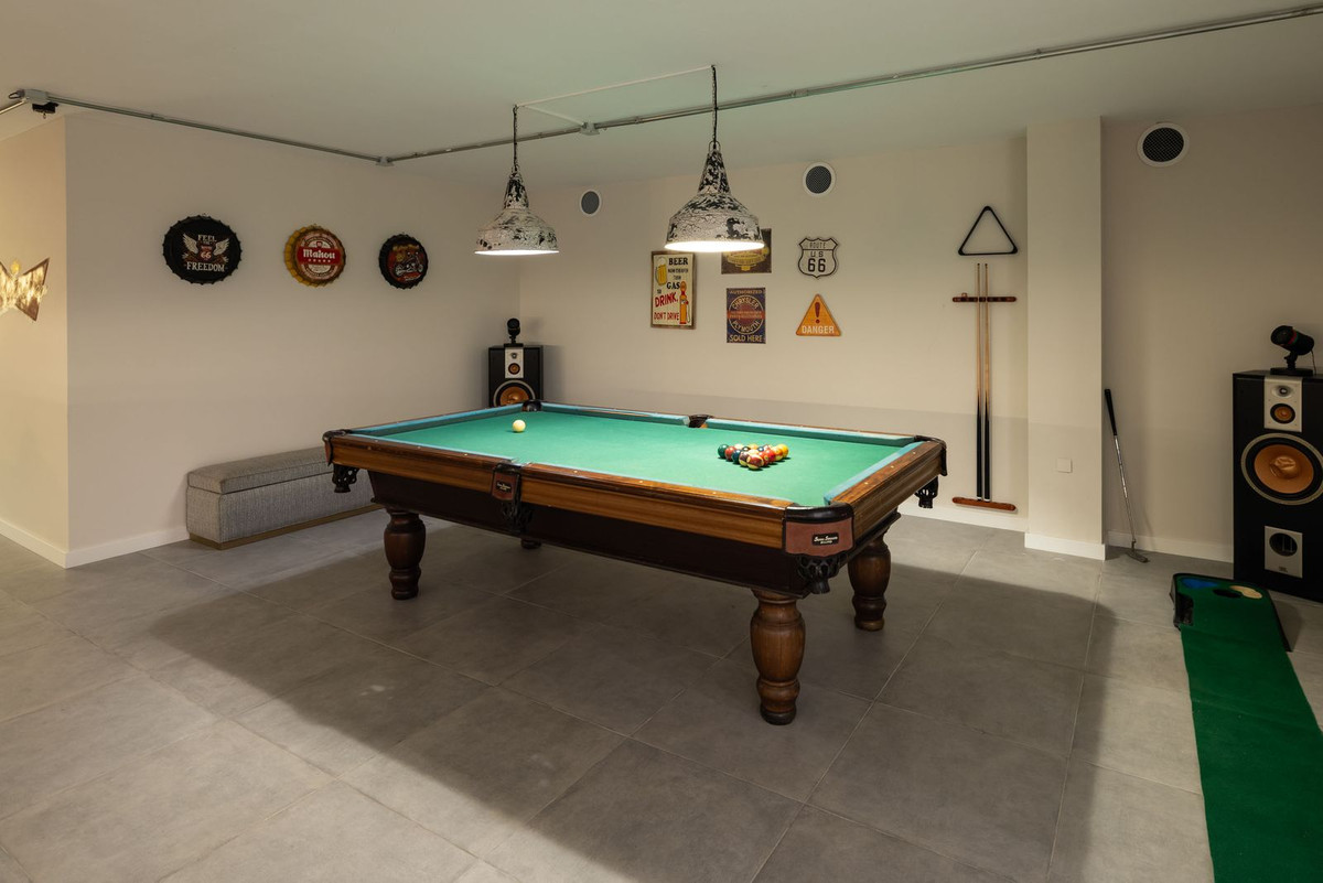Huis te koop in Nueva Andalucía | 7 slaapkamers H5521171
