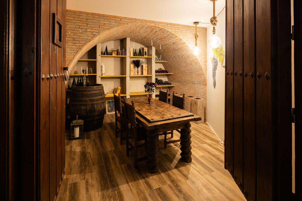 Huis te koop in Nueva Andalucía | 7 slaapkamers H5521171
