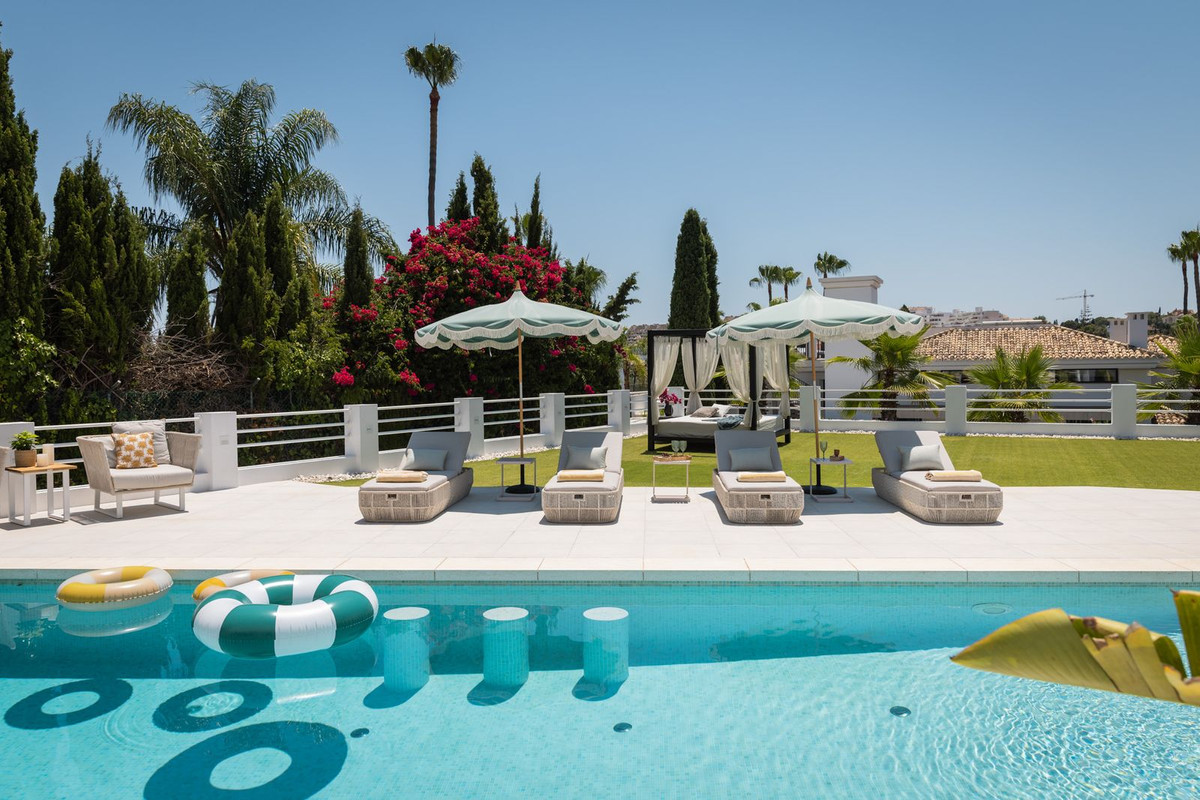 Huis te koop in Nueva Andalucía | 7 slaapkamers H5521171