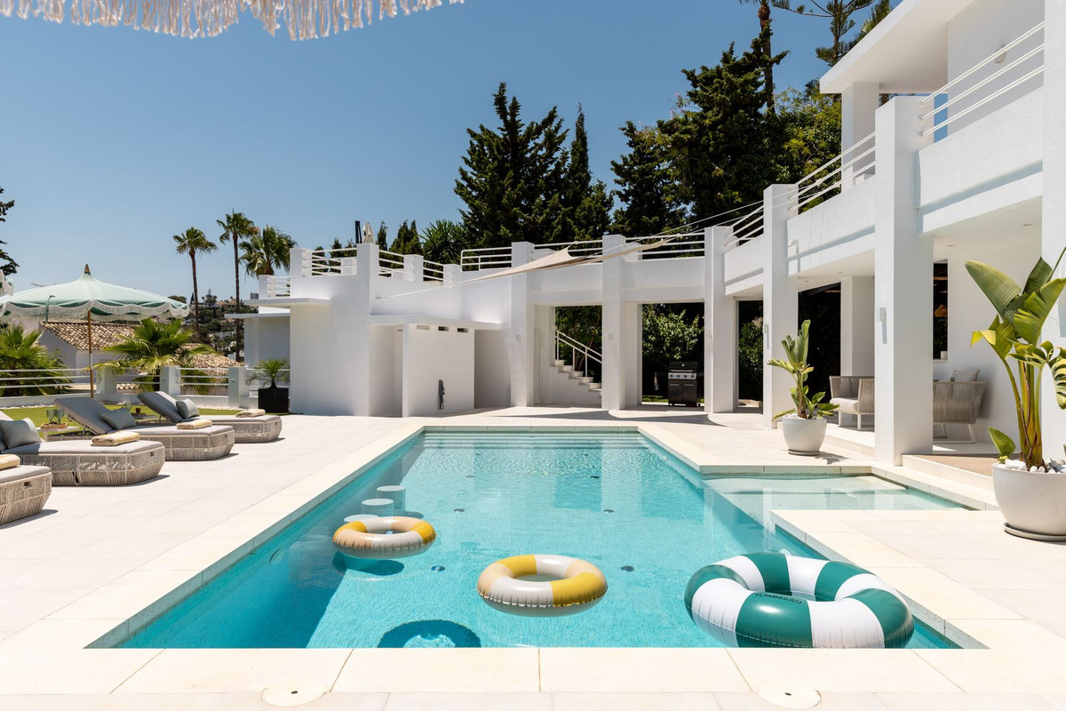 Huis te koop in Nueva Andalucía | 7 slaapkamers H5521171