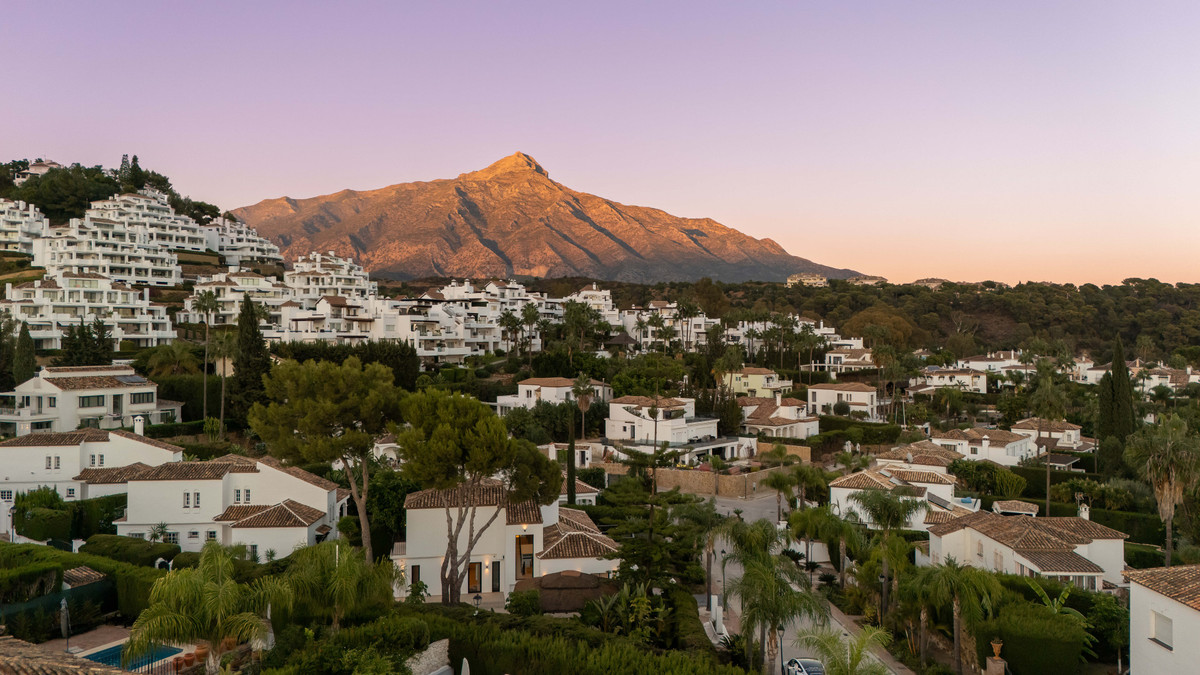 Huis te koop in Nueva Andalucía | 4 slaapkamers H5523700