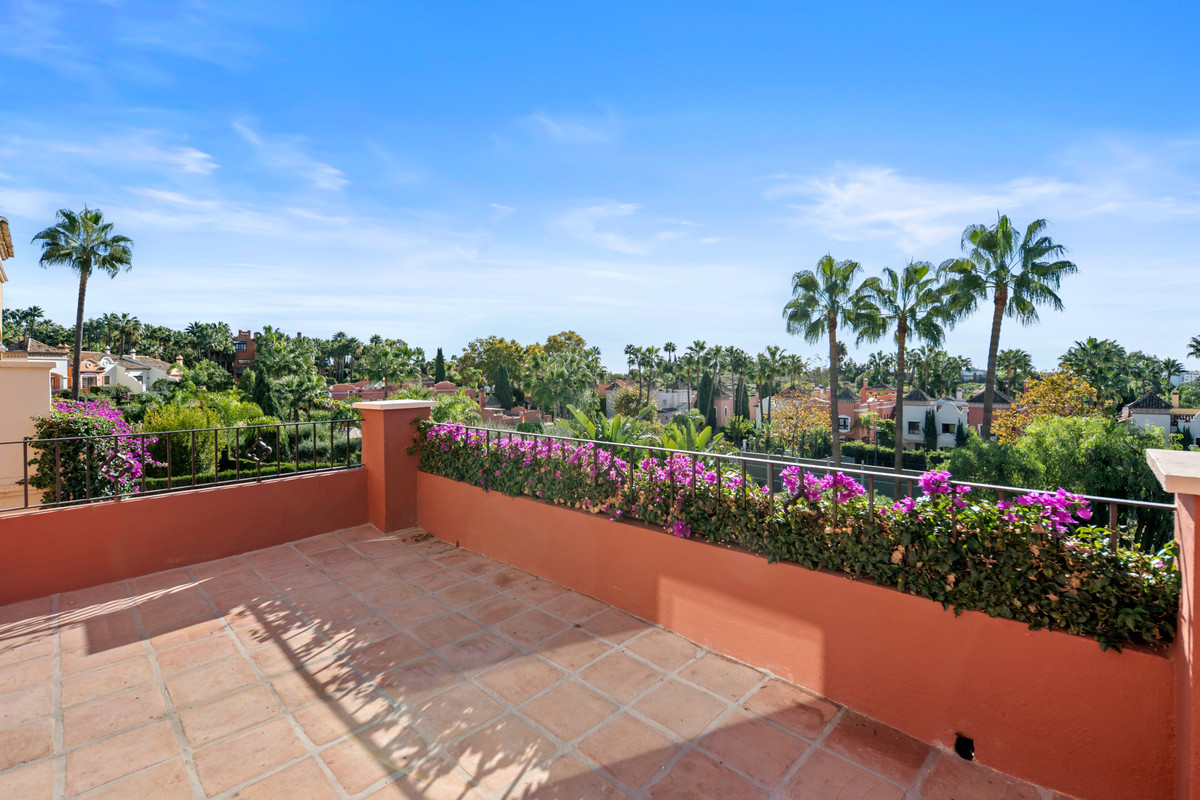 Huis te koop in Nueva Andalucía | 5 slaapkamers H5528125