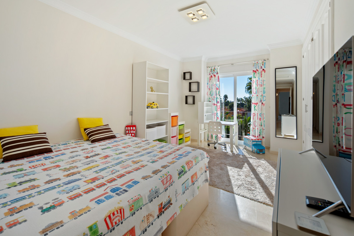 Huis te koop in Nueva Andalucía | 5 slaapkamers H5528125