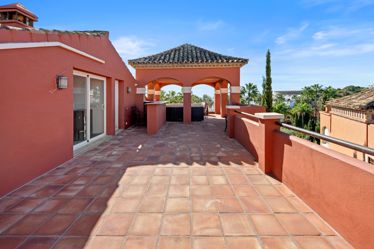 Huis te koop in Nueva Andalucía | 5 slaapkamers H5528125
