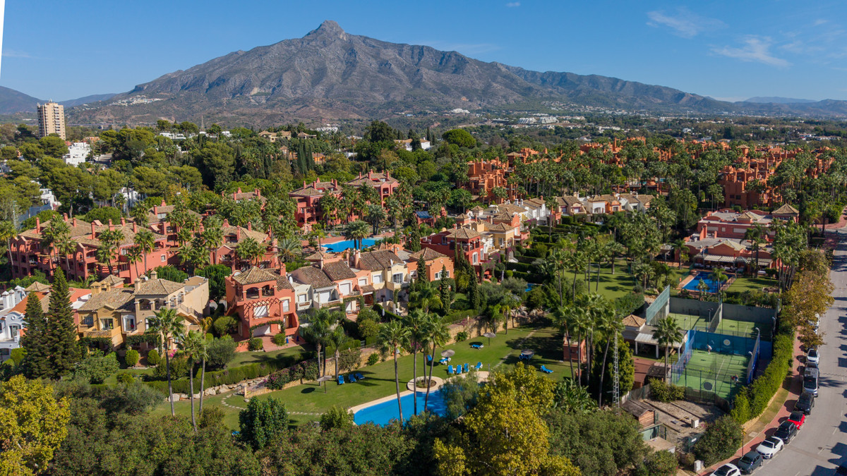 Huis te koop in Nueva Andalucía | 5 slaapkamers H5528125