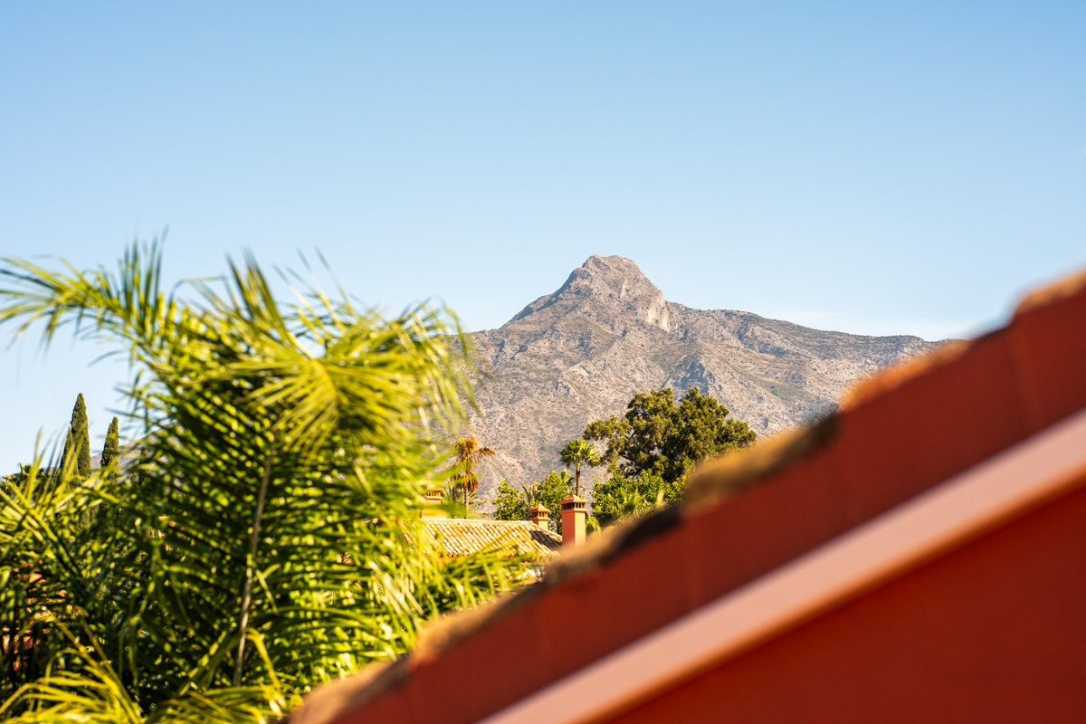 Huis te koop in Nueva Andalucía | 5 slaapkamers H5528125