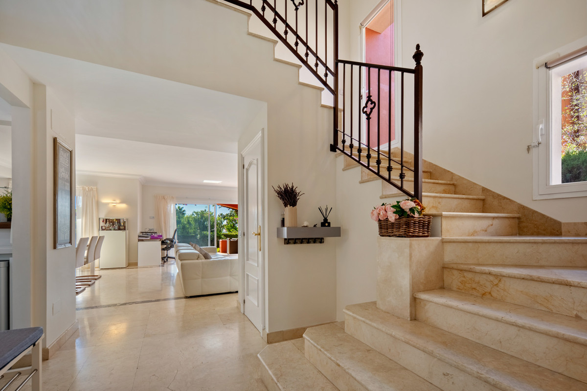 Huis te koop in Nueva Andalucía | 5 slaapkamers H5528125