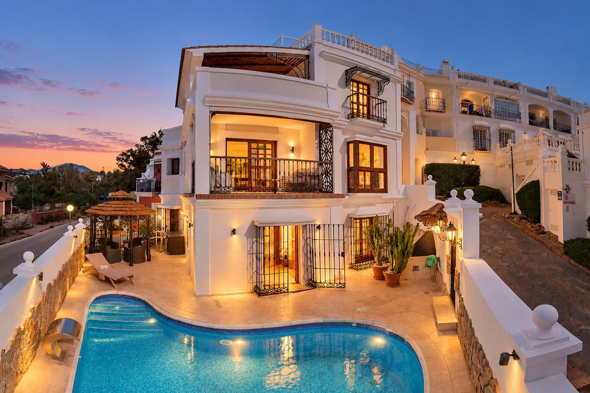 Huis te koop in Nueva Andalucía | 4 slaapkamers H5530219