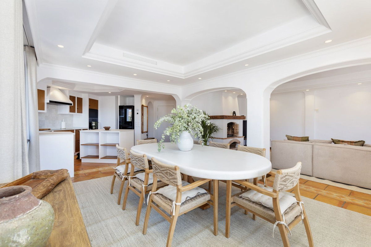 Huis te koop in Nueva Andalucía | 4 slaapkamers H5530219
