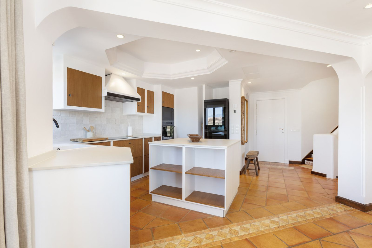 Huis te koop in Nueva Andalucía | 4 slaapkamers H5530219
