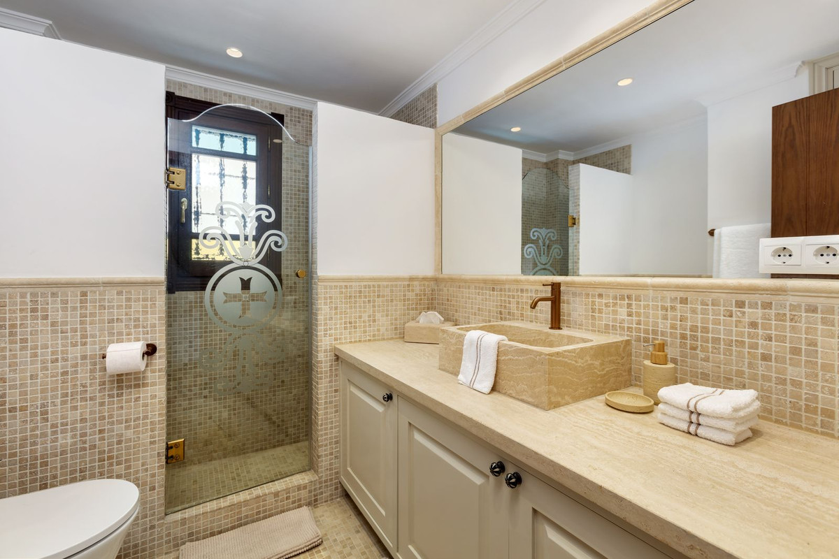 Huis te koop in Nueva Andalucía | 4 slaapkamers H5530219
