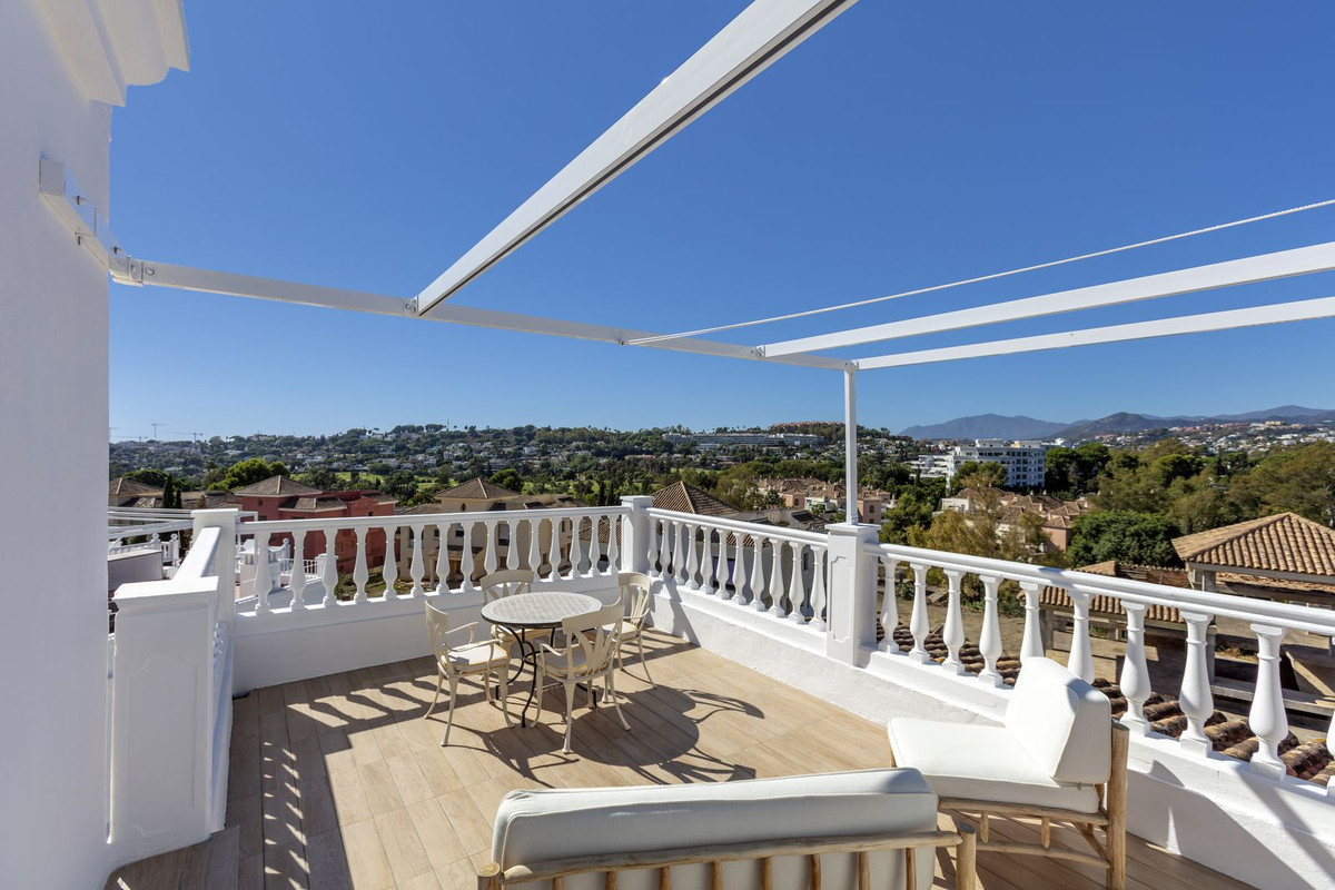 Huis te koop in Nueva Andalucía | 4 slaapkamers H5530219