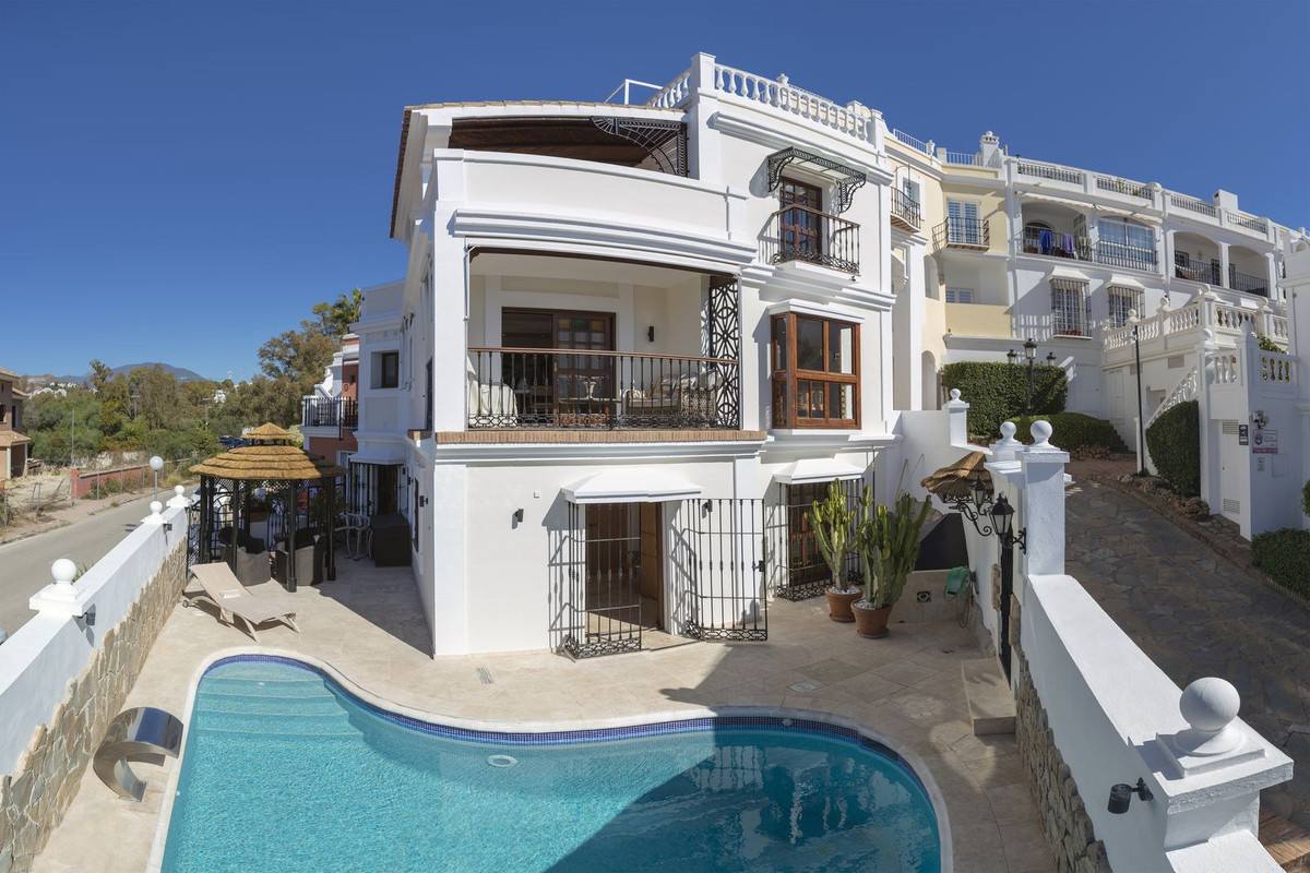 Huis te koop in Nueva Andalucía | 4 slaapkamers H5530219