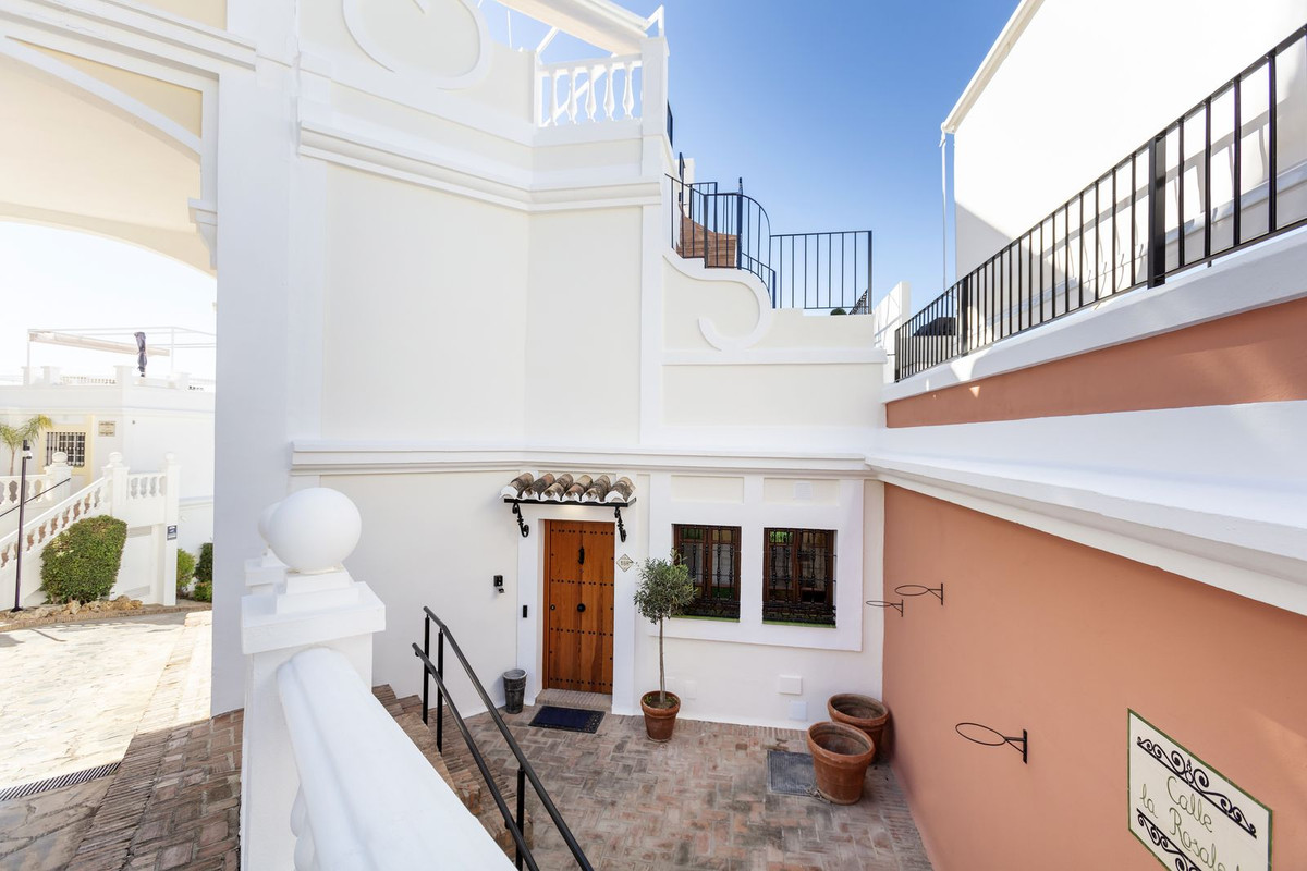 Huis te koop in Nueva Andalucía | 4 slaapkamers H5530219