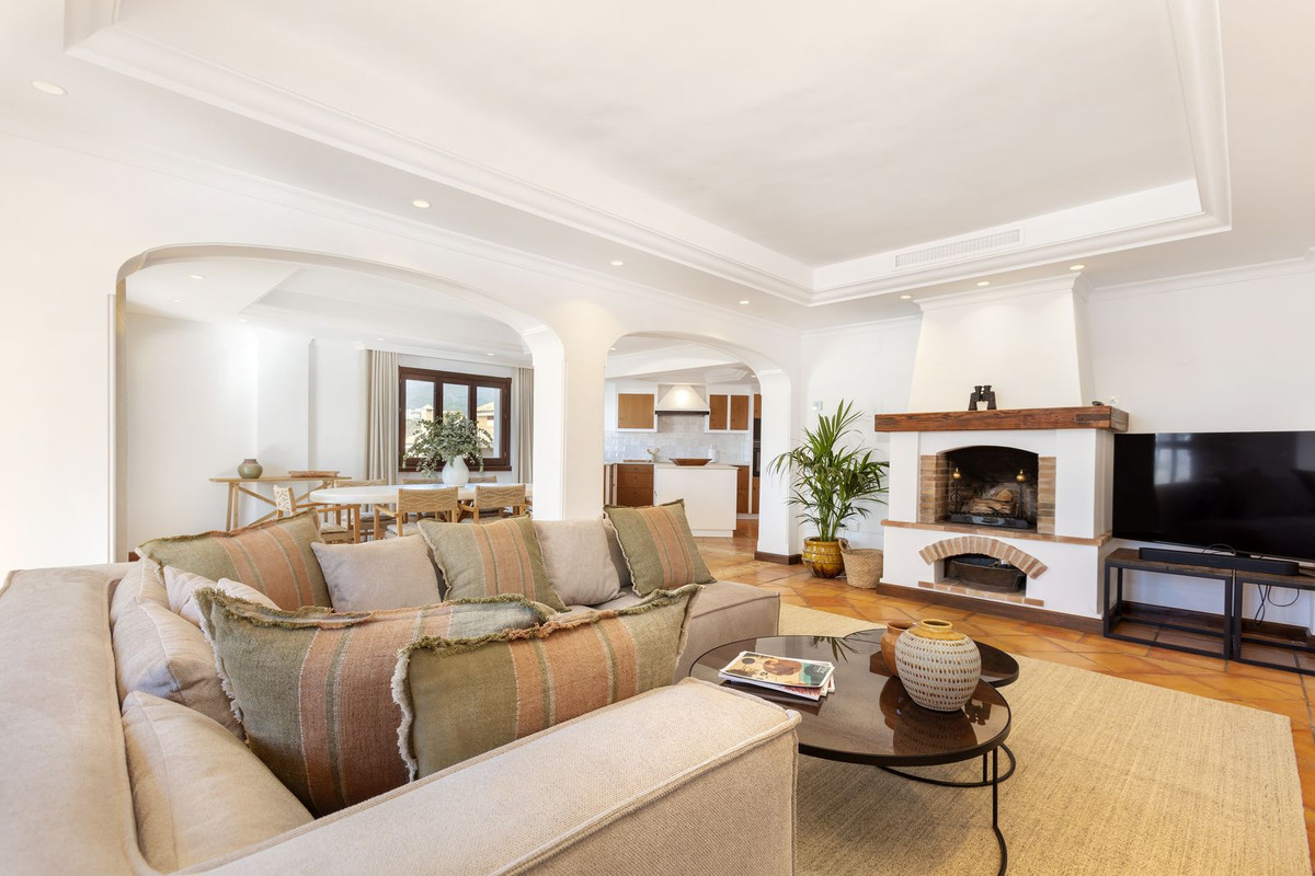 Huis te koop in Nueva Andalucía | 4 slaapkamers H5530219