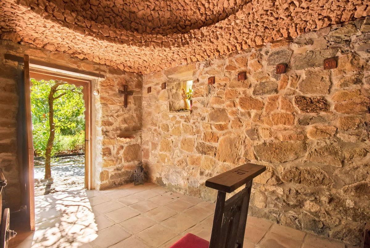 Property main view 60