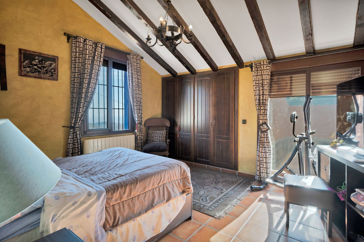 Finca - Cortijo te koop in Ojén | 4 slaapkamers H4766848