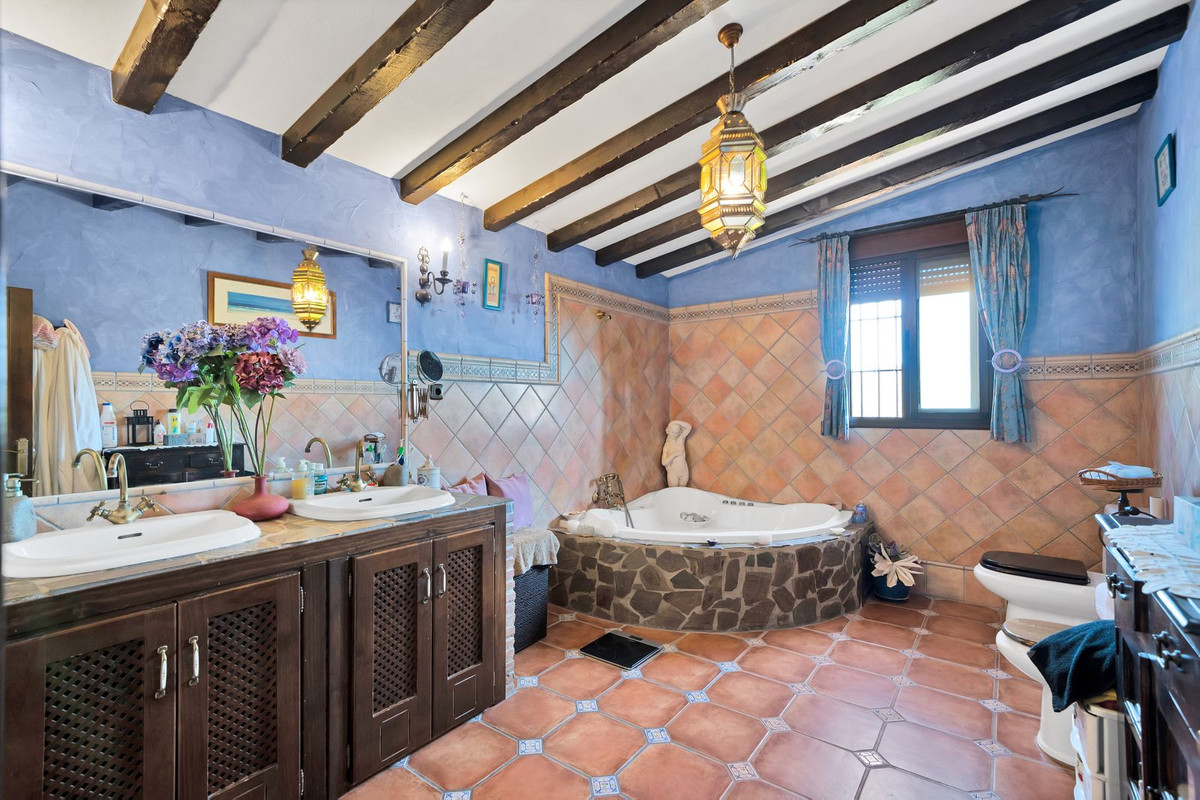 Finca - Cortijo te koop in Ojén | 4 slaapkamers H4766848