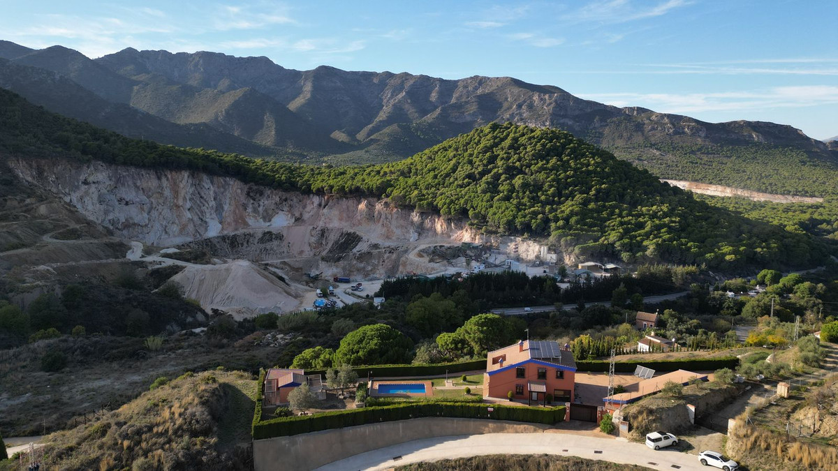 Finca - Cortijo te koop in Ojén | 4 slaapkamers H4766848