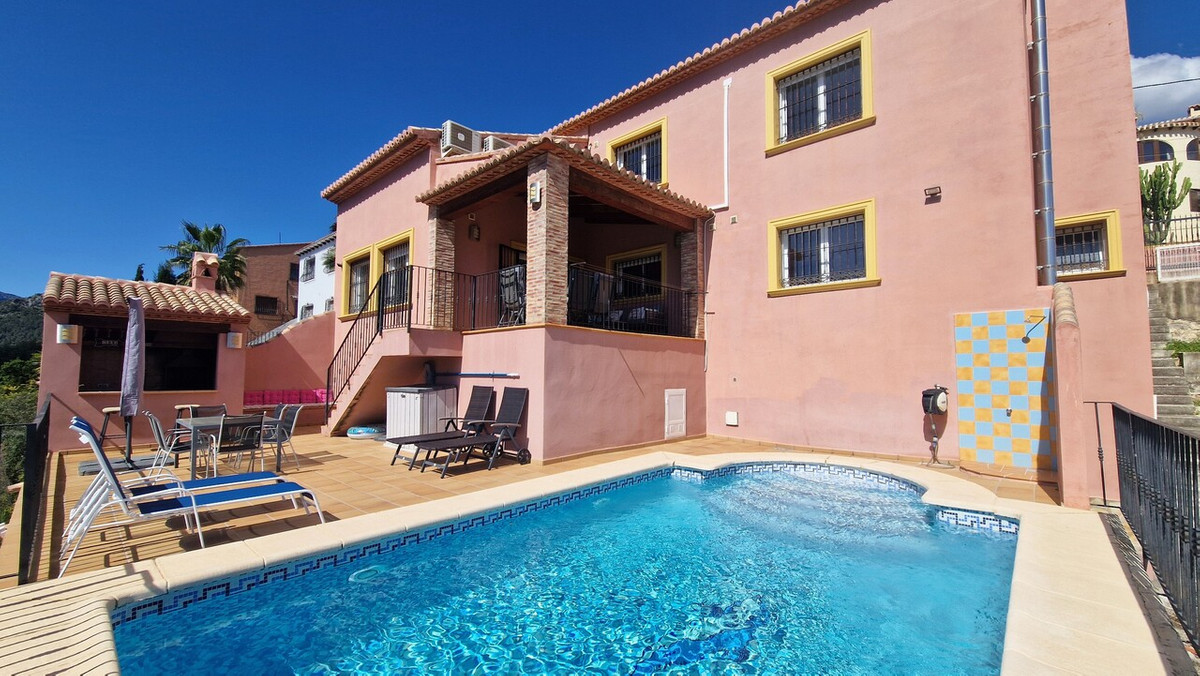 Vrijstaande Villa te koop in Orba | 5 slaapkamers H5063545