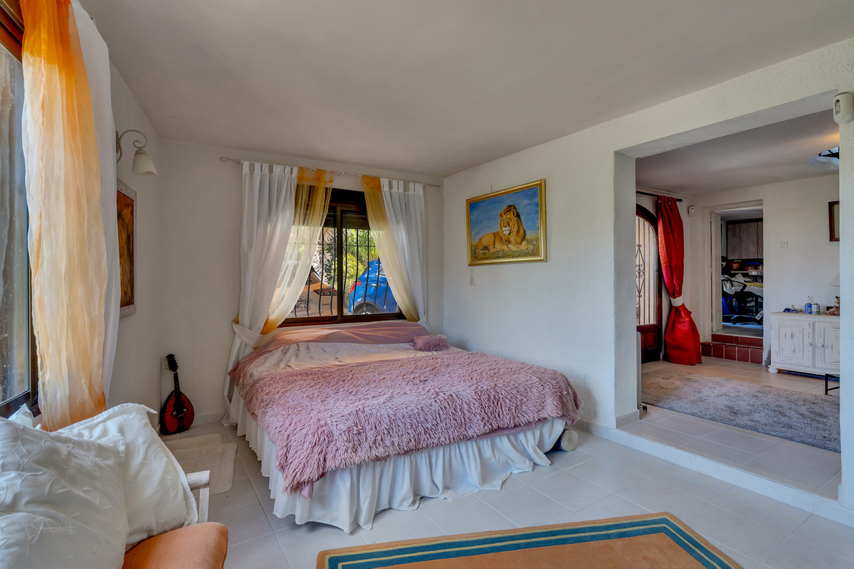 Vrijstaande Villa te koop in Orba | 4 slaapkamers H5156599