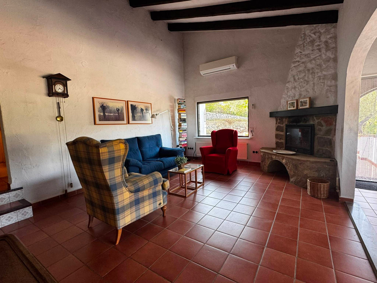 Vrijstaande Villa te koop in Orba | 2 slaapkamers H5473024