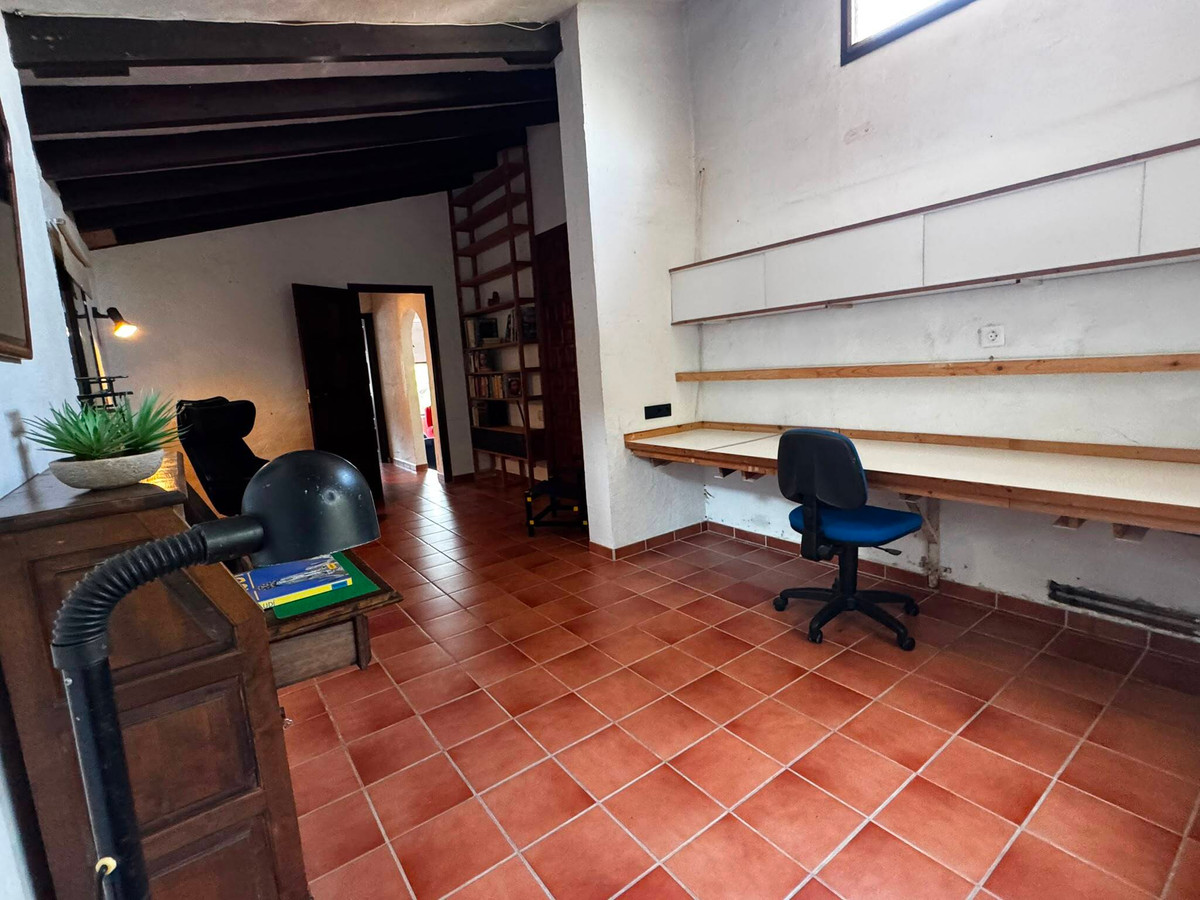 Vrijstaande Villa te koop in Orba | 2 slaapkamers H5473024