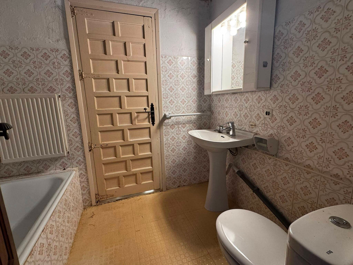 Vrijstaande Villa te koop in Orba | 2 slaapkamers H5473024