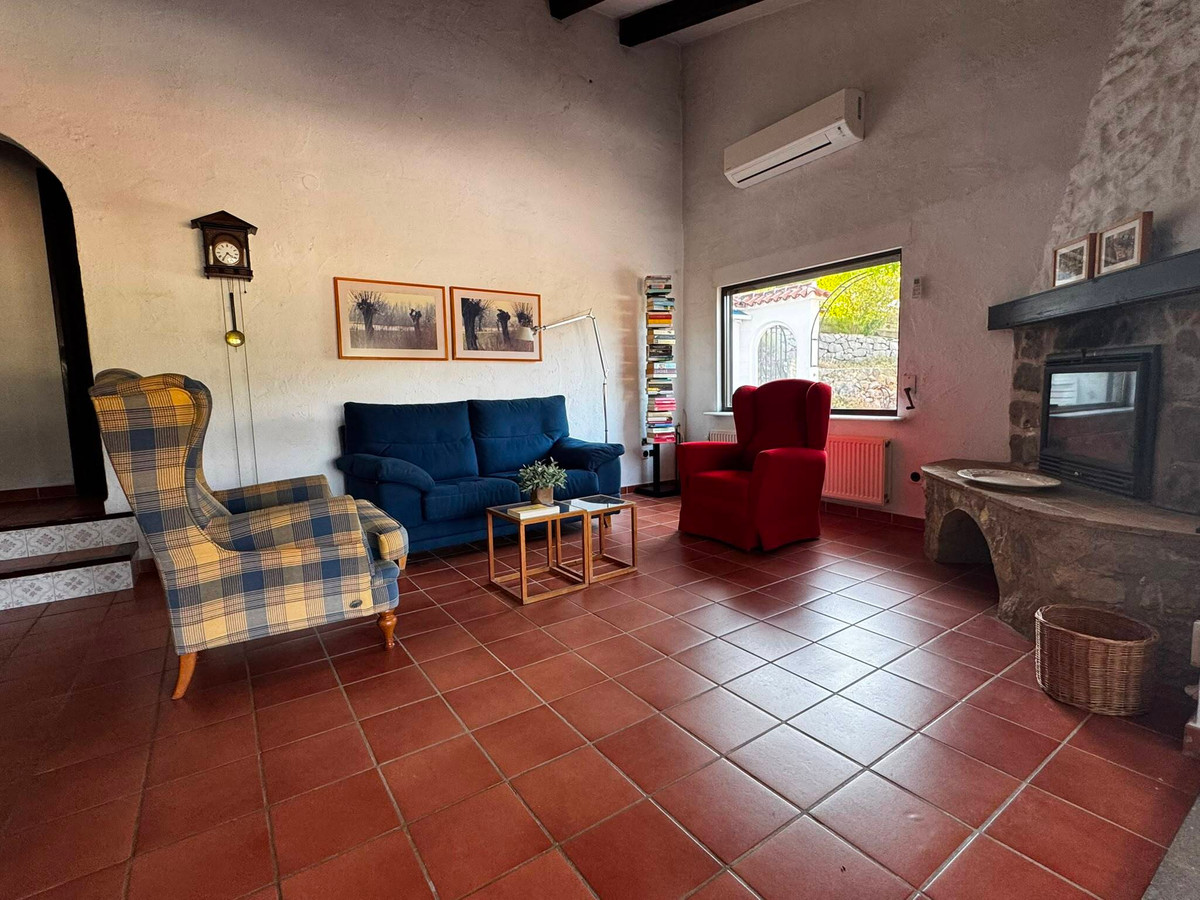 Vrijstaande Villa te koop in Orba | 2 slaapkamers H5473024