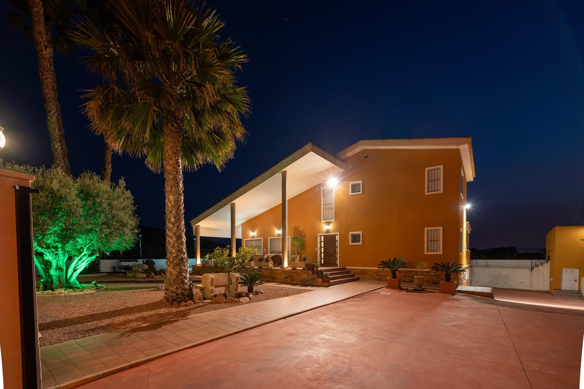 Huis te koop in Orihuela | 4 slaapkamers H5520283