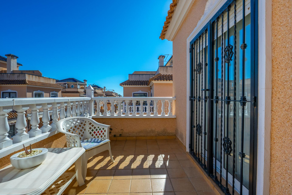 Duplex te koop in Orihuela Costa | 2 slaapkamers H5309566