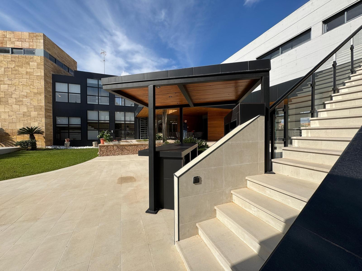 Bungalow te koop in Orihuela Costa | 7 slaapkamers H5323723