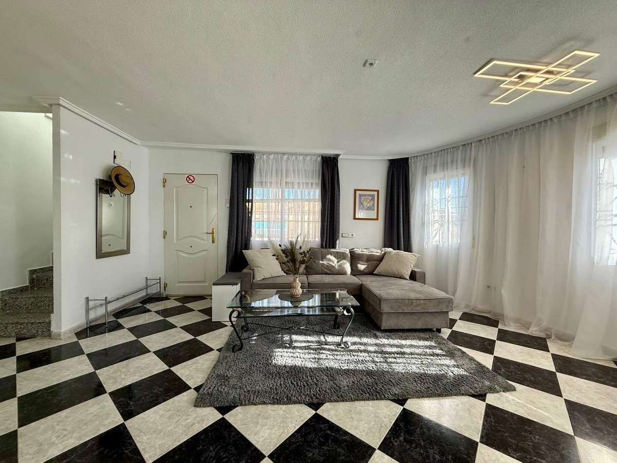 Bungalow te koop in Orihuela Costa | 4 slaapkamers H5323906