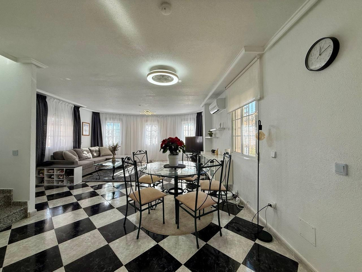 Bungalow te koop in Orihuela Costa | 4 slaapkamers H5323906