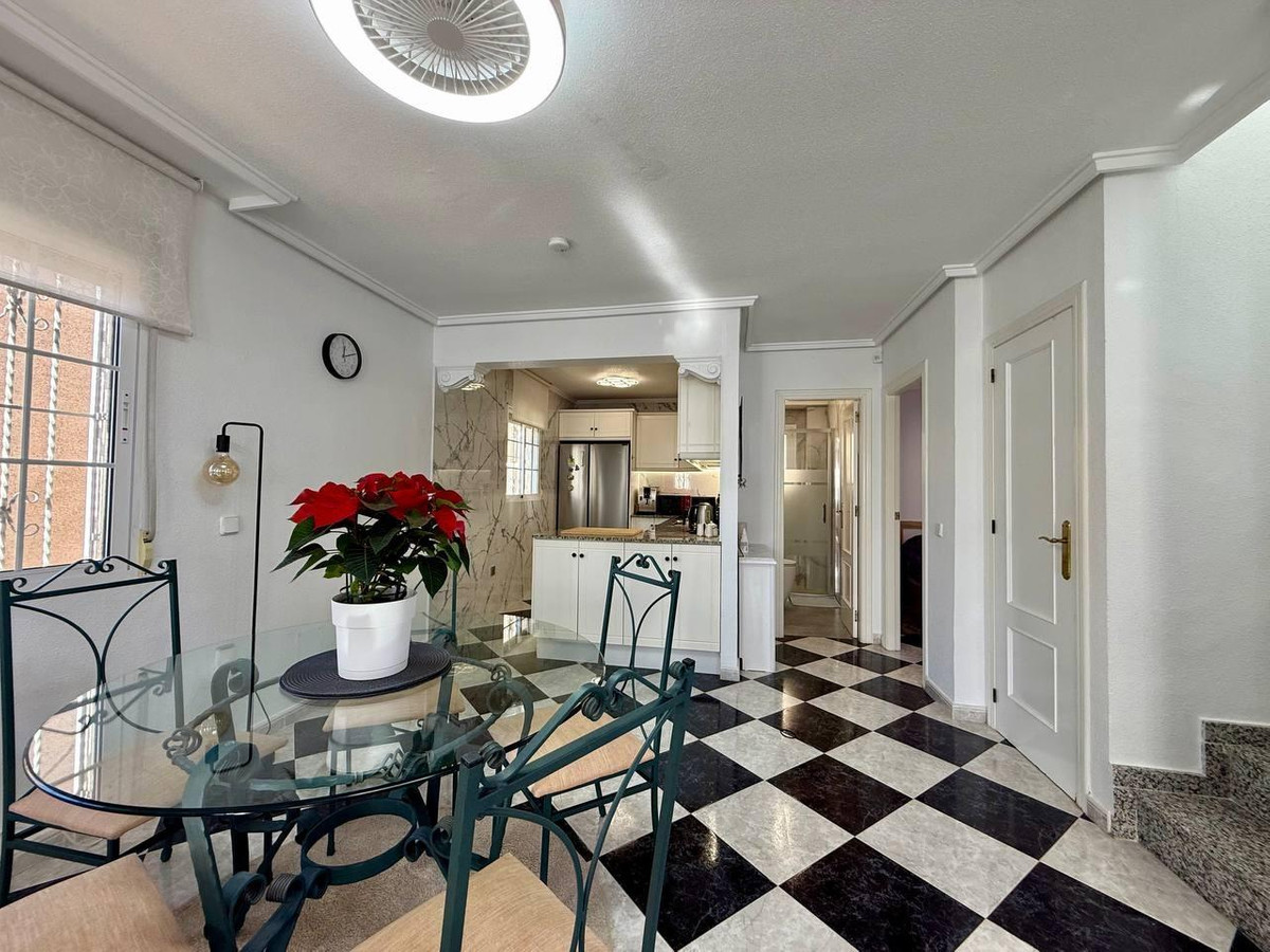 Bungalow te koop in Orihuela Costa | 4 slaapkamers H5323906