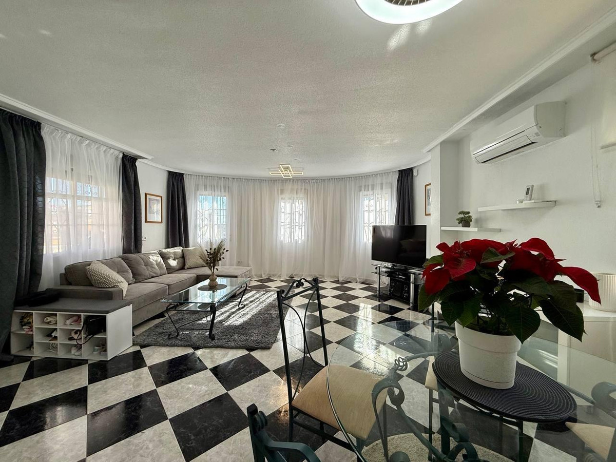 Bungalow te koop in Orihuela Costa | 4 slaapkamers H5323906