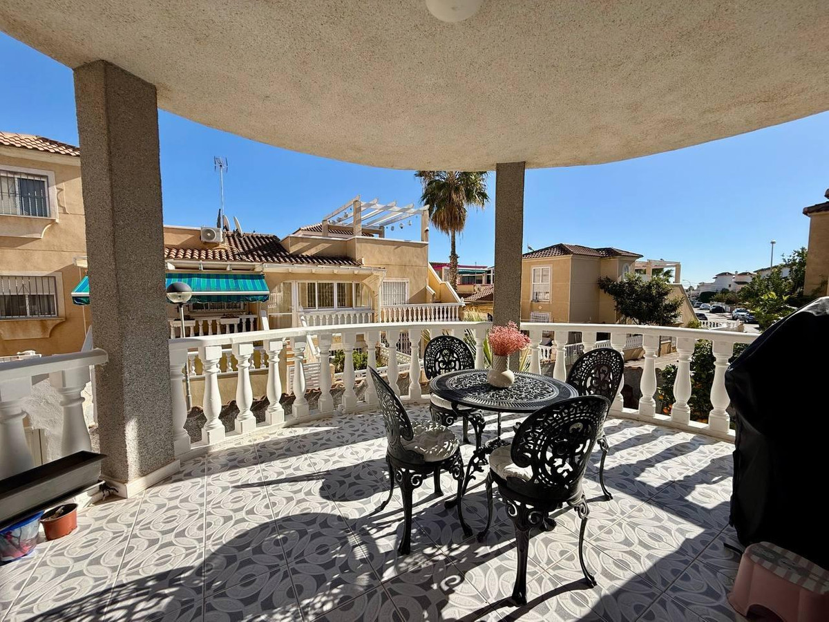 Bungalow te koop in Orihuela Costa | 4 slaapkamers H5323906