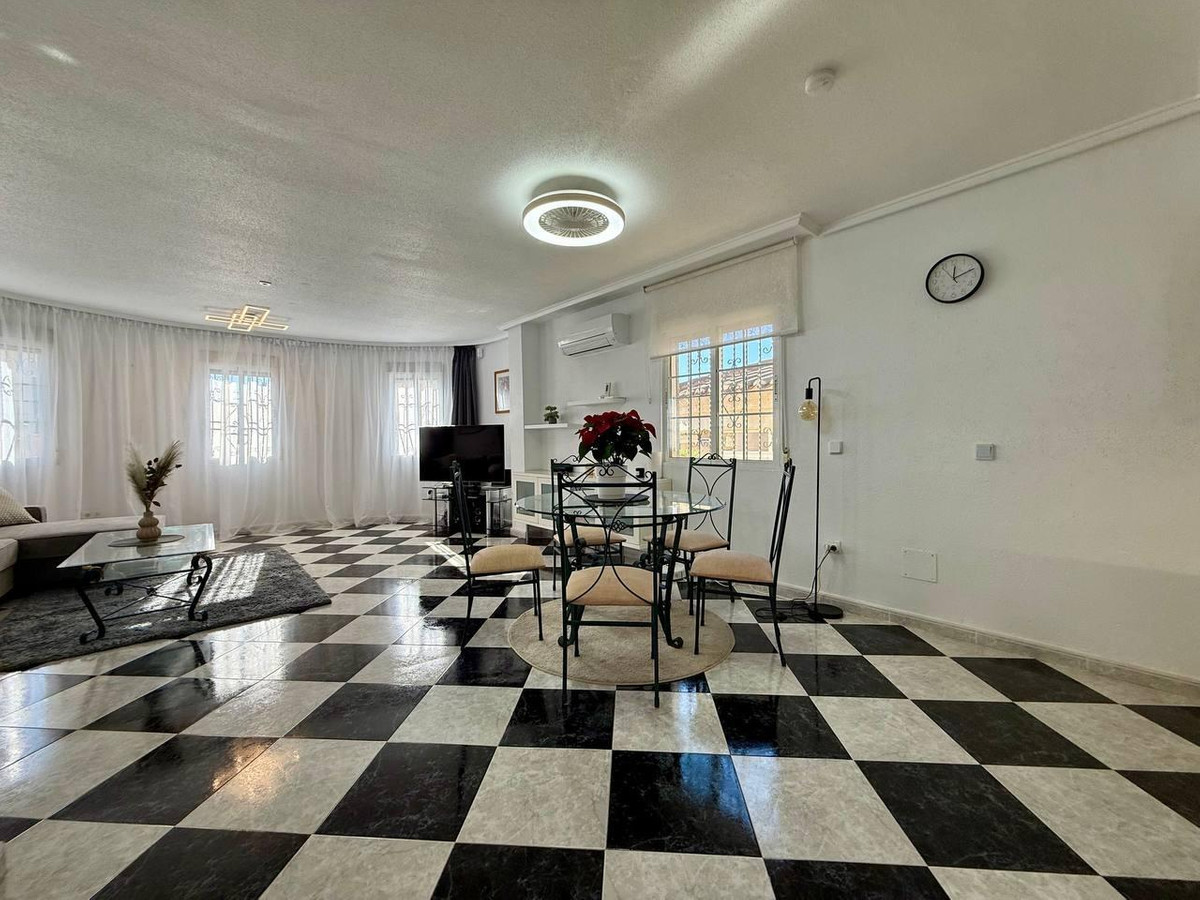 Bungalow te koop in Orihuela Costa | 4 slaapkamers H5323906