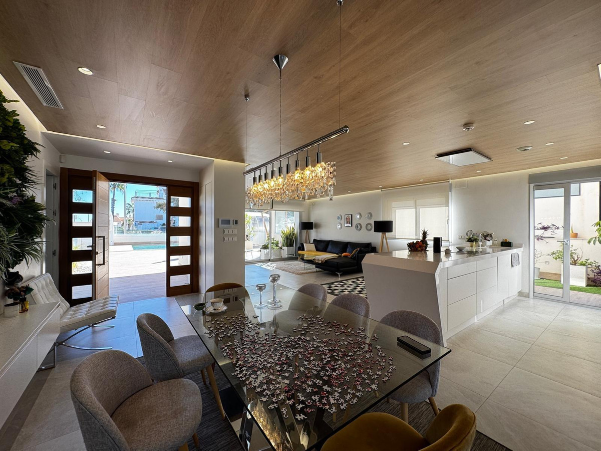 Bungalow te koop in Orihuela Costa | 4 slaapkamers H5323909