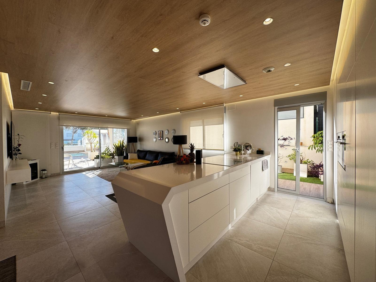 Bungalow te koop in Orihuela Costa | 4 slaapkamers H5323909