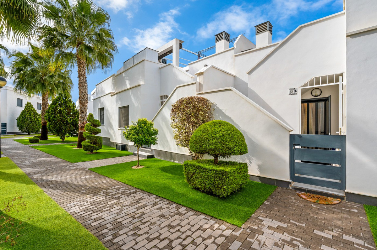 Bungalow te koop in Orihuela Costa | 2 slaapkamers H5332543