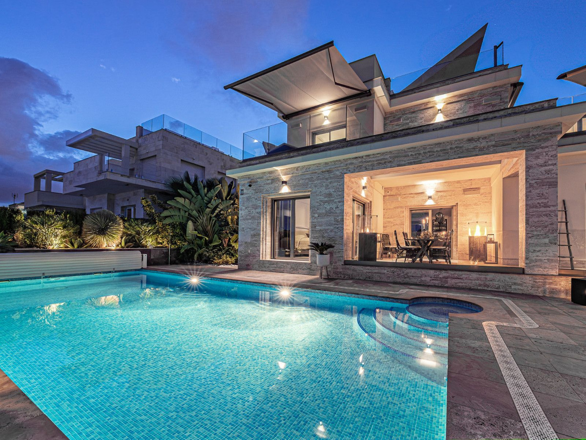 Huis te koop in Orihuela Costa | 6 slaapkamers H5349637