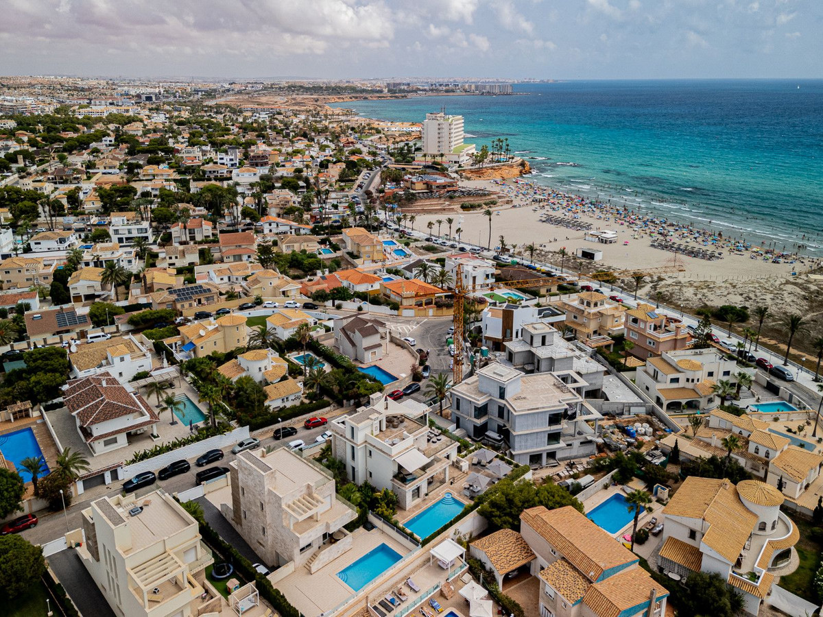 Huis te koop in Orihuela Costa | 6 slaapkamers H5349637