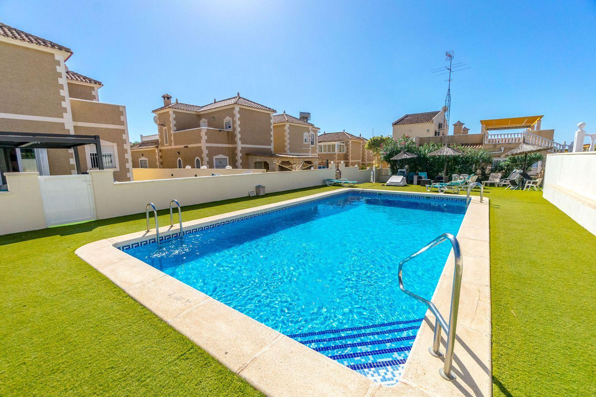 Huis te koop in Orihuela Costa | 3 slaapkamers H5365534