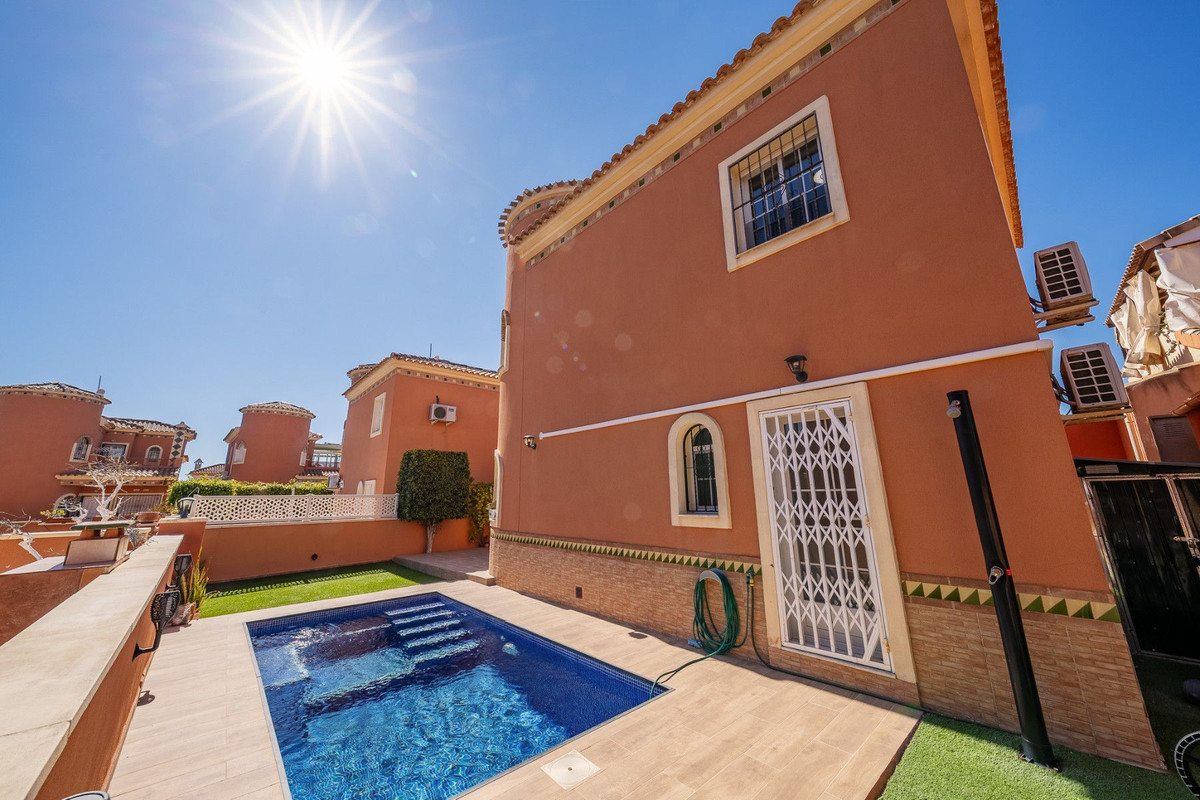Bungalow te koop in Orihuela Costa | 3 slaapkamers H5368522