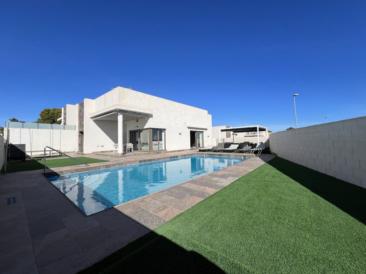 Huis te koop in Orihuela Costa | 5 slaapkamers H5370892