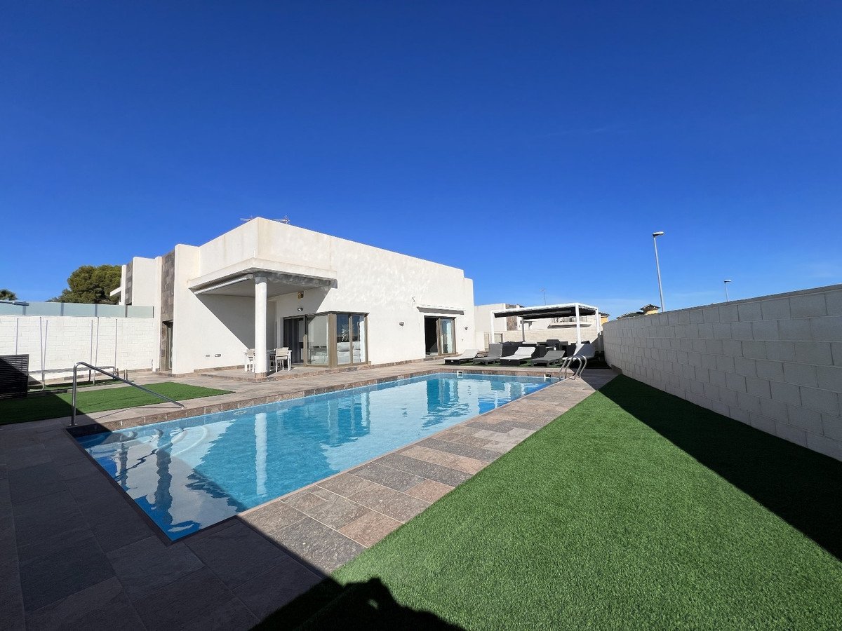 Huis te koop in Orihuela Costa | 5 slaapkamers H5370892