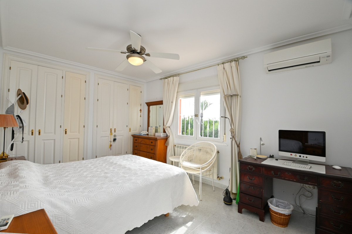 Huis te koop in Orihuela Costa | 4 slaapkamers H5375110