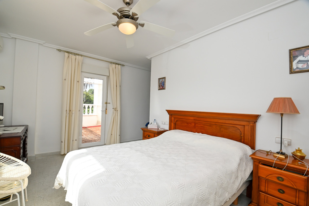 Huis te koop in Orihuela Costa | 4 slaapkamers H5375110