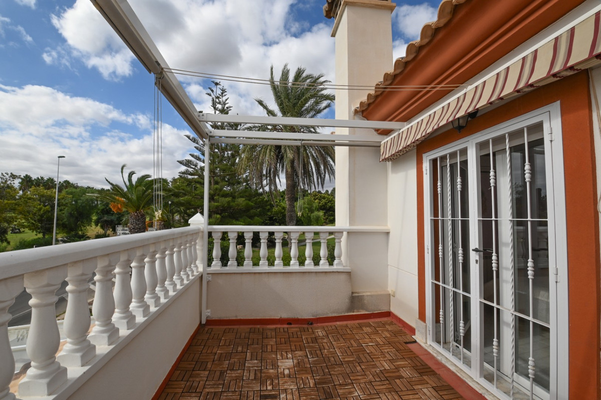 Huis te koop in Orihuela Costa | 4 slaapkamers H5375110